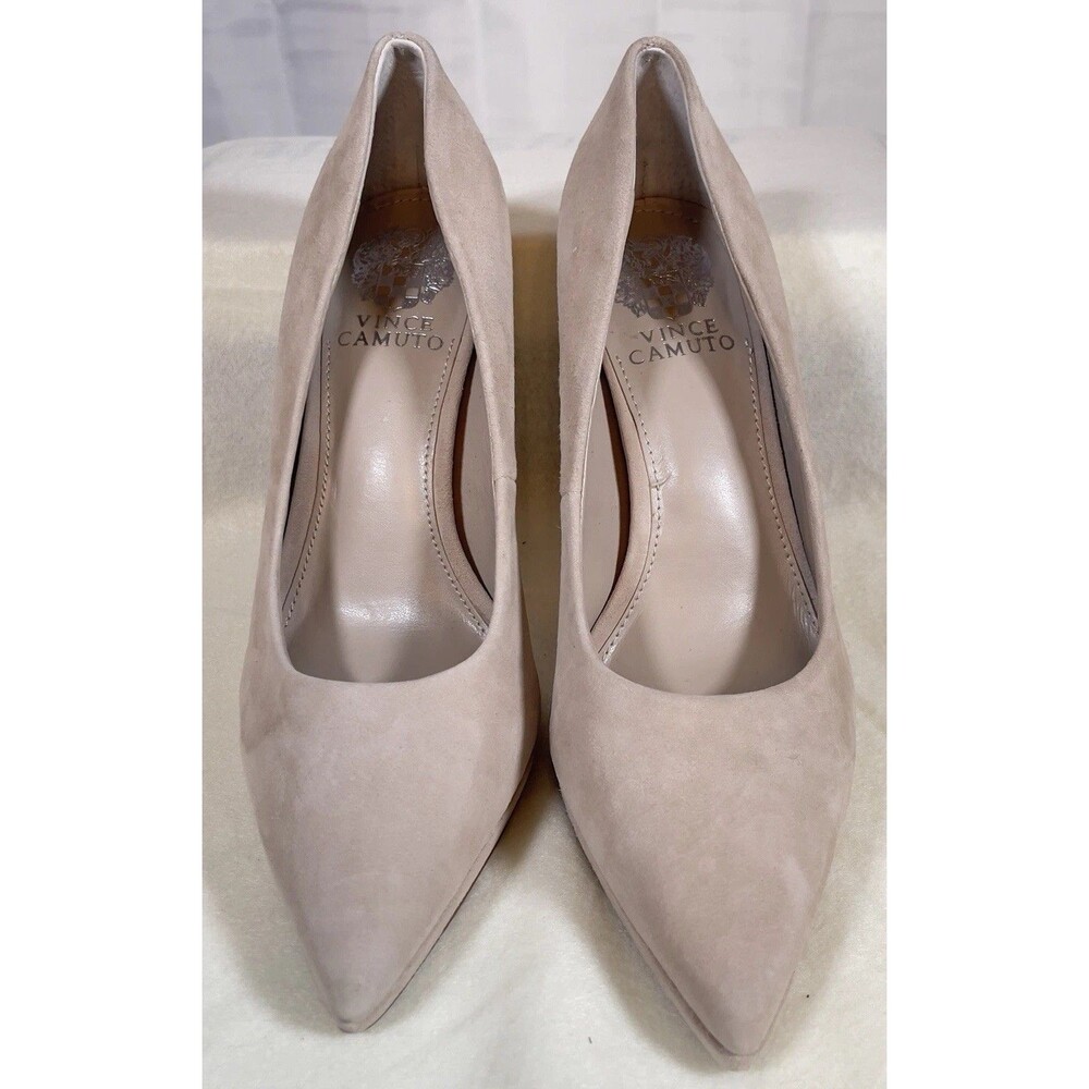NWOB Vince Camuto Puntolis Tan Suede High Heel Pointed Toe Womens 8 **Blemish**